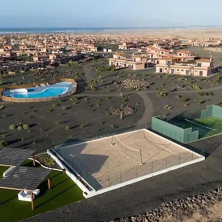La Caleta Con Piscina Terraza Jardines Privados Terraza Y Wifi Holiday home Corralejo