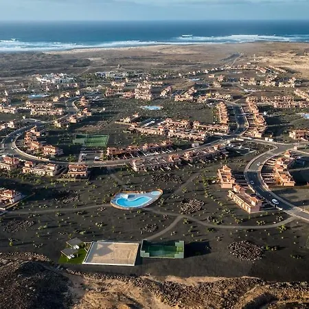 La Caleta Con Piscina Terraza Jardines Privados Terraza Y Wifi Κοραλέχο