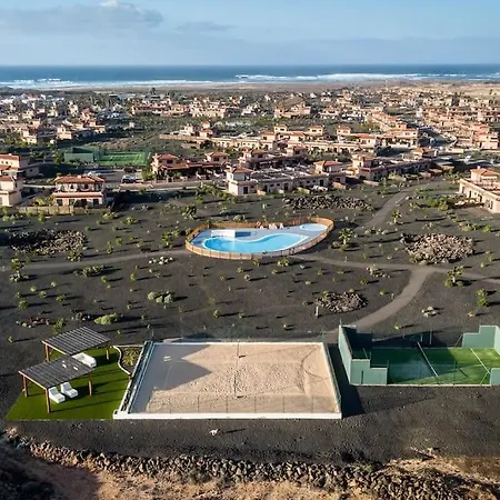 La Caleta Con Piscina Terraza Jardines Privados Terraza Y Wifi Holiday home