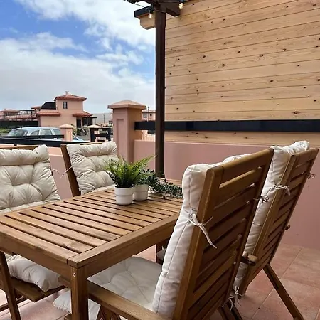 La Caleta Con Piscina Terraza Jardines Privados Terraza Y Wifi Feriehus *