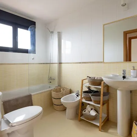 La Caleta Con Piscina Terraza Jardines Privados Terraza Y Wifi Feriehus Corralejo