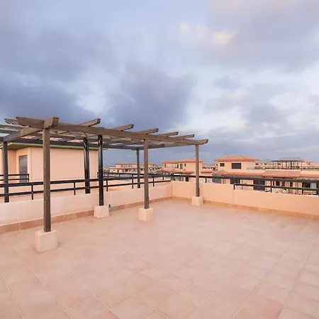 Feriehus La Caleta Con Piscina Terraza Jardines Privados Terraza Y Wifi Corralejo