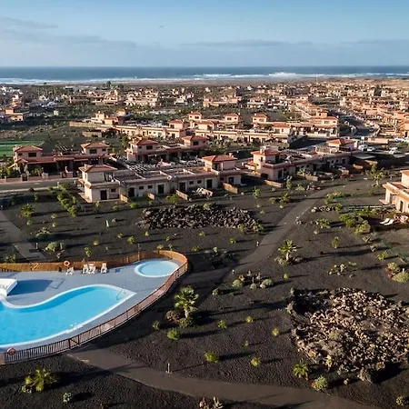 La Caleta Con Piscina Terraza Jardines Privados Terraza Y Wifi 別荘