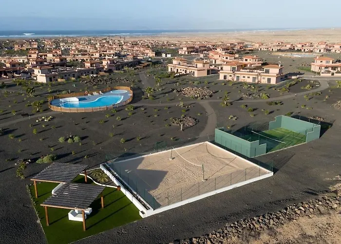 La Caleta Con Piscina Terraza Jardines Privados Terraza Y Wifi Holiday home Corralejo