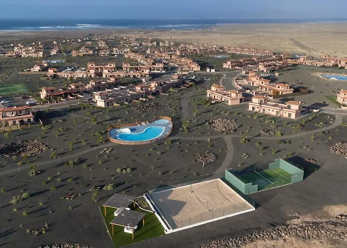 La Caleta Con Piscina Terraza Jardines Privados Terraza Y Wifi Holiday home Corralejo