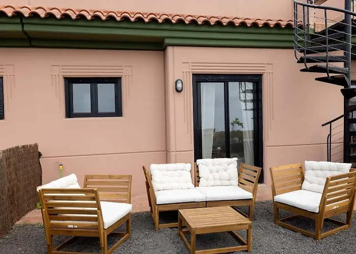 La Caleta Con Piscina Terraza Jardines Privados Terraza Y Wifi