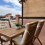 La Caleta Con Piscina Terraza Jardines Privados Terraza Y Wifi Hébergement de vacances *