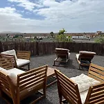 La Caleta Con Piscina Terraza Jardines Privados Terraza Y Wifi Hébergement de vacances