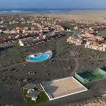 La Caleta Con Piscina Terraza Jardines Privados Terraza Y Wifi Hébergement de vacances Corralejo