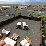 La Caleta Con Piscina Terraza Jardines Privados Terraza Y Wifi Hébergement de vacances