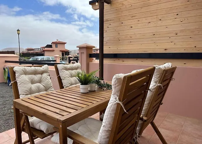La Caleta Con Piscina Terraza Jardines Privados Terraza Y Wifi 別荘 *