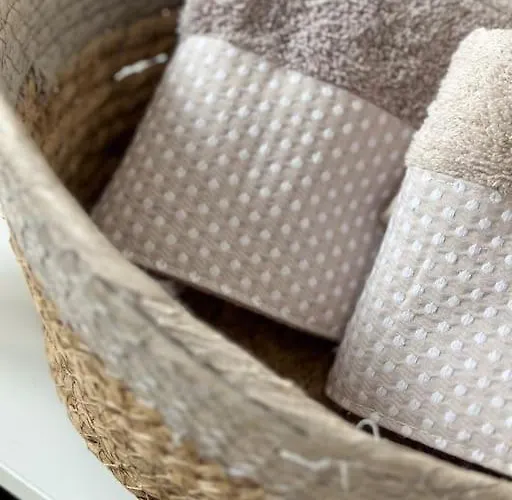 La Caleta Con Piscina Terraza Jardines Privados Terraza Y Wifi 別荘 *