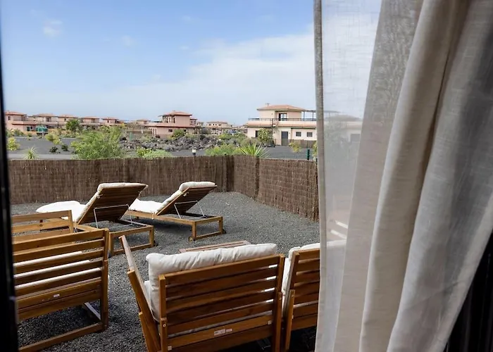 La Caleta Con Piscina Terraza Jardines Privados Terraza Y Wifi