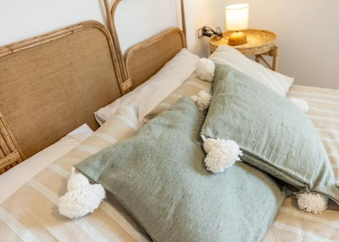 La Caleta Con Piscina Terraza Jardines Privados Terraza Y Wifi 別荘 *