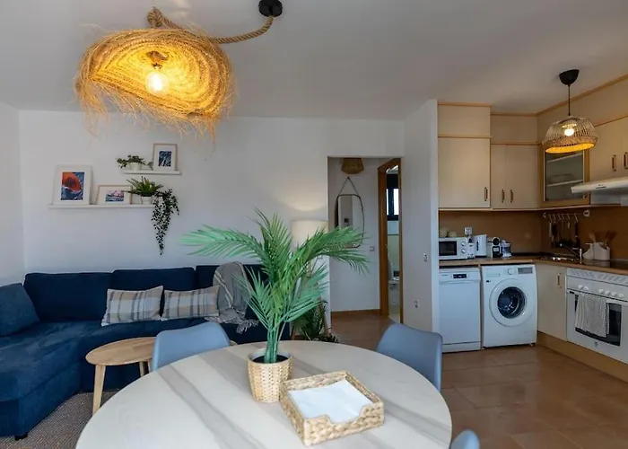 La Caleta Con Piscina Terraza Jardines Privados Terraza Y Wifi コラレホ