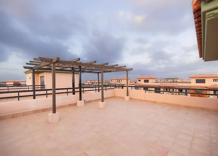 別荘 La Caleta Con Piscina Terraza Jardines Privados Terraza Y Wifi コラレホ