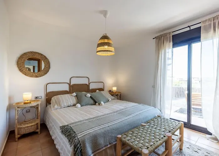 La Caleta Con Piscina Terraza Jardines Privados Terraza Y Wifi *