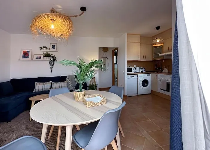 La Caleta Con Piscina Terraza Jardines Privados Terraza Y Wifi 別荘